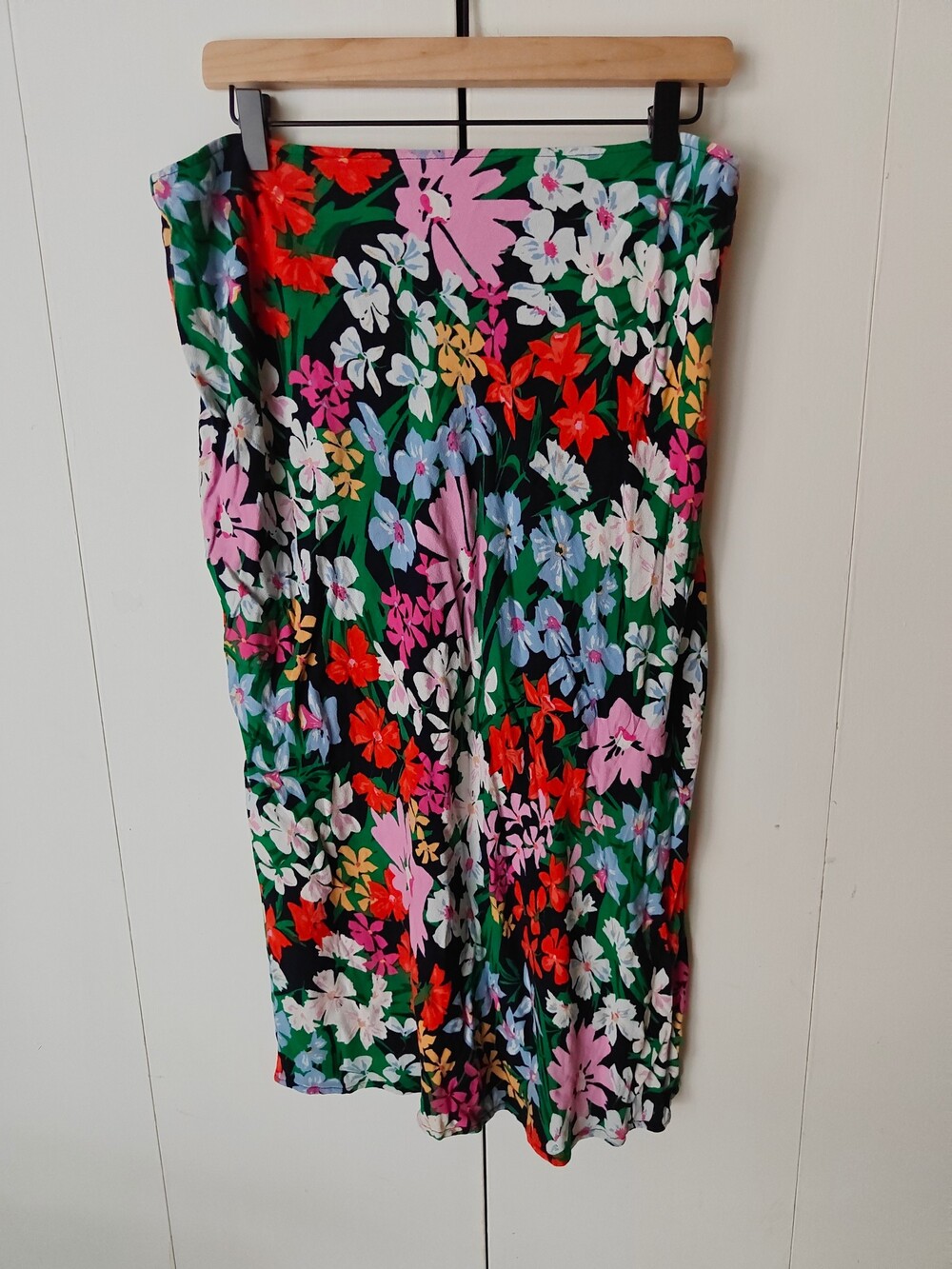 Old navy floral skirt